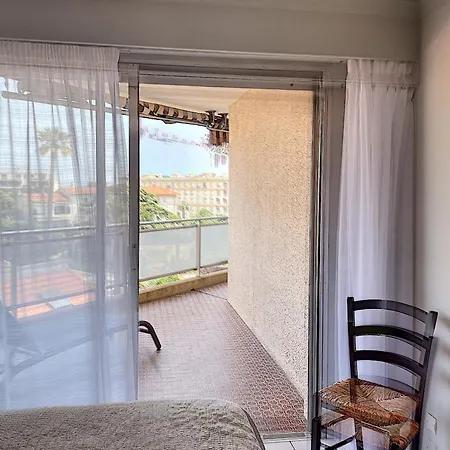 A 2 Pas Des Plages Du Midi 300l Канны